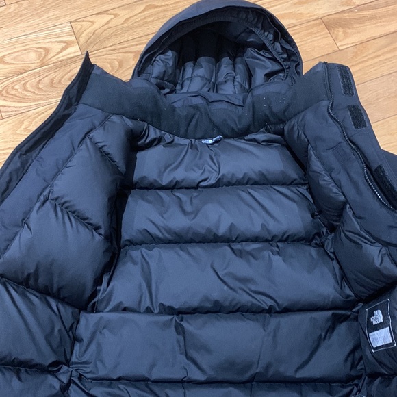 MCMurdo North Face Winter Parka - Picture 3 of 6
